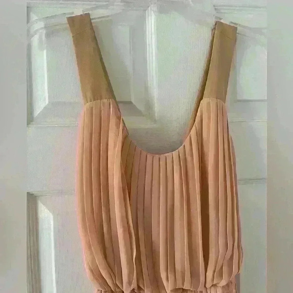 Jessica Simpson-Light apricot color on top, tan on bottom. - Picture 3 of 6